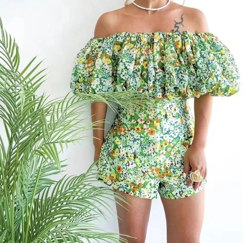 Retro green small floral one-line shoulder puffed sleeve top two-piece 2024 summer women's new + high-waisted short fashion suit